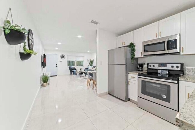 Foto del edificio - 2320 SW 18th Ter