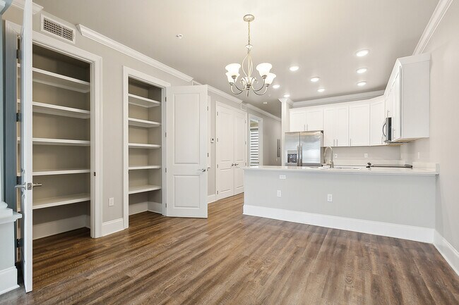 Foto del edificio - 3900 Lakeshore Blvd E