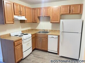 Building Photo - 1126 Boylston St