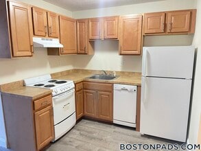 Building Photo - 1126 Boylston St