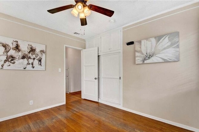 Foto del edificio - 11120 Townley Dr