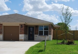 Building Photo - 1804 Tru Trail