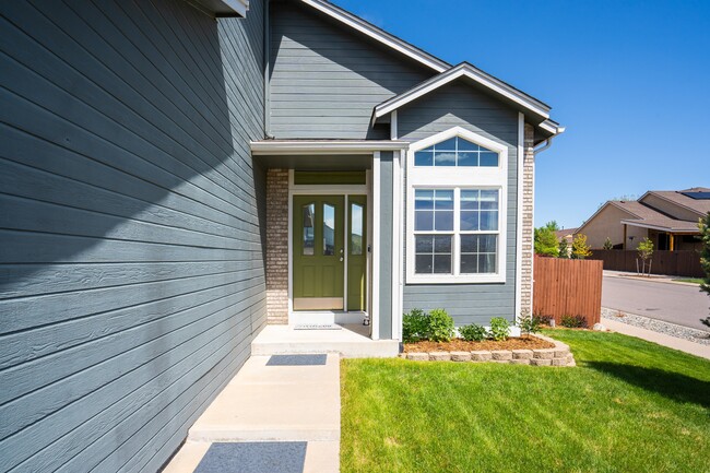 Building Photo - 5915 Pioneer Mesa Dr