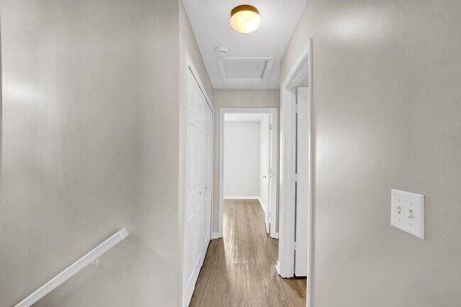 Building Photo - 1345 Bell Rd