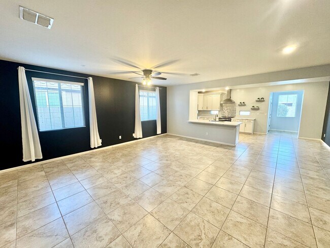 Building Photo - Gorgeous Home In Layton Lakes Community! Must See!