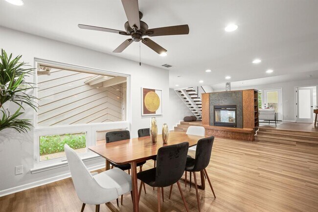 Foto del edificio - 4116 Creek Ledge
