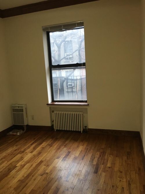Building Photo - 333 E 84th St