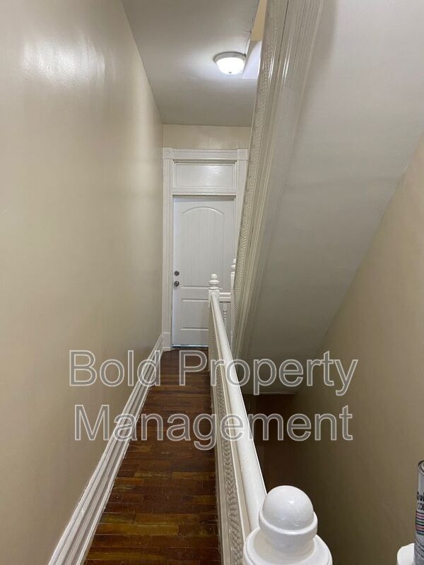 Building Photo - 219 N 9th St