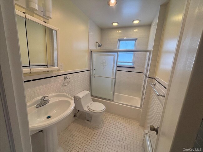 Building Photo - 30-16 154th St