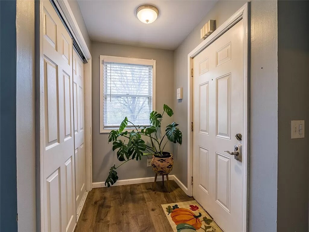 Front Entry - 330 E Chestnut St