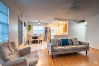 Building Photo - 313 Burgundy N