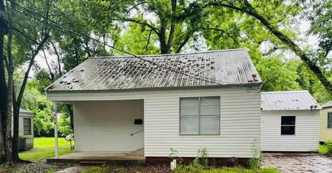 Building Photo - 2418 Alma St