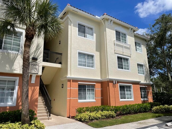 Building Photo - 9905 Baywinds Blvd