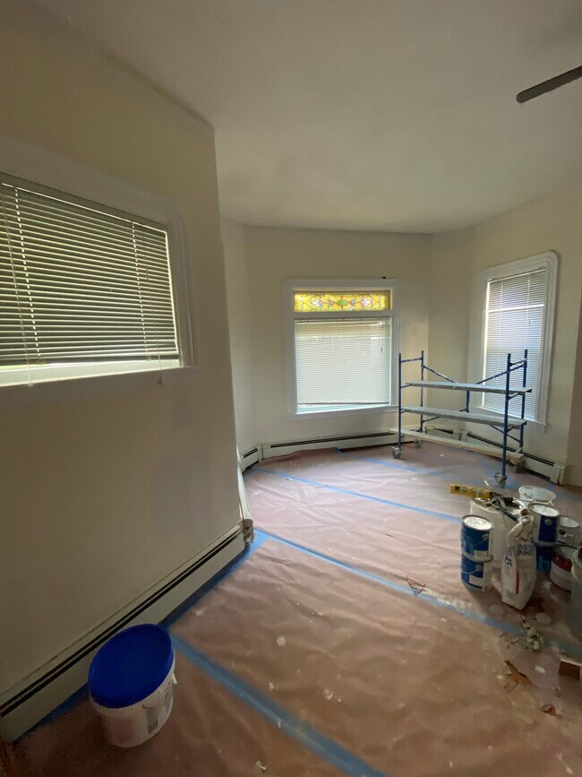 Building Photo - 73 Hall Ave