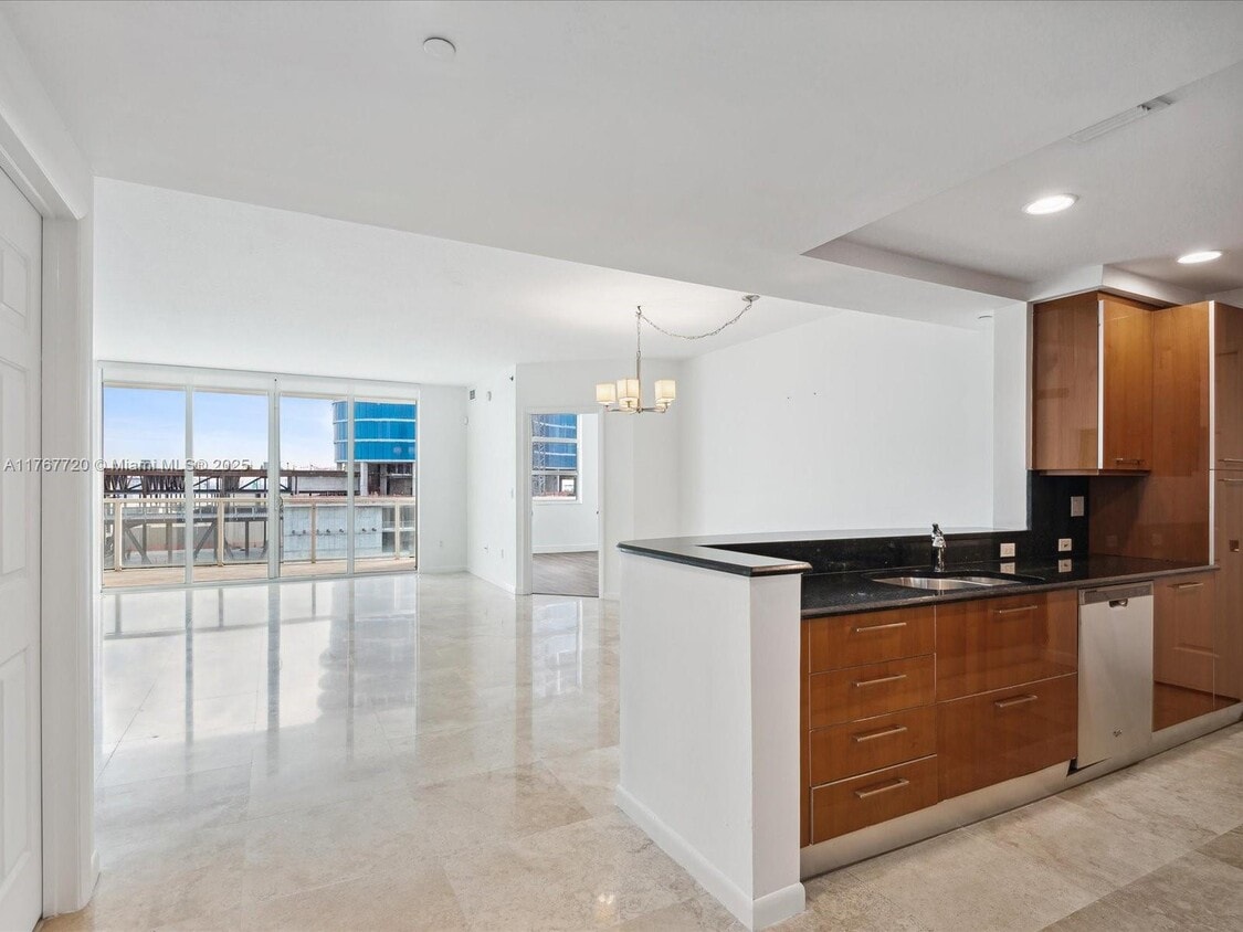 Primary Photo - 1819 SE 17th St