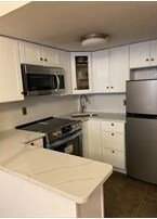Building Photo - 654 Tremont St