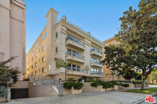Building Photo - 2007 S Beverly Glen Blvd