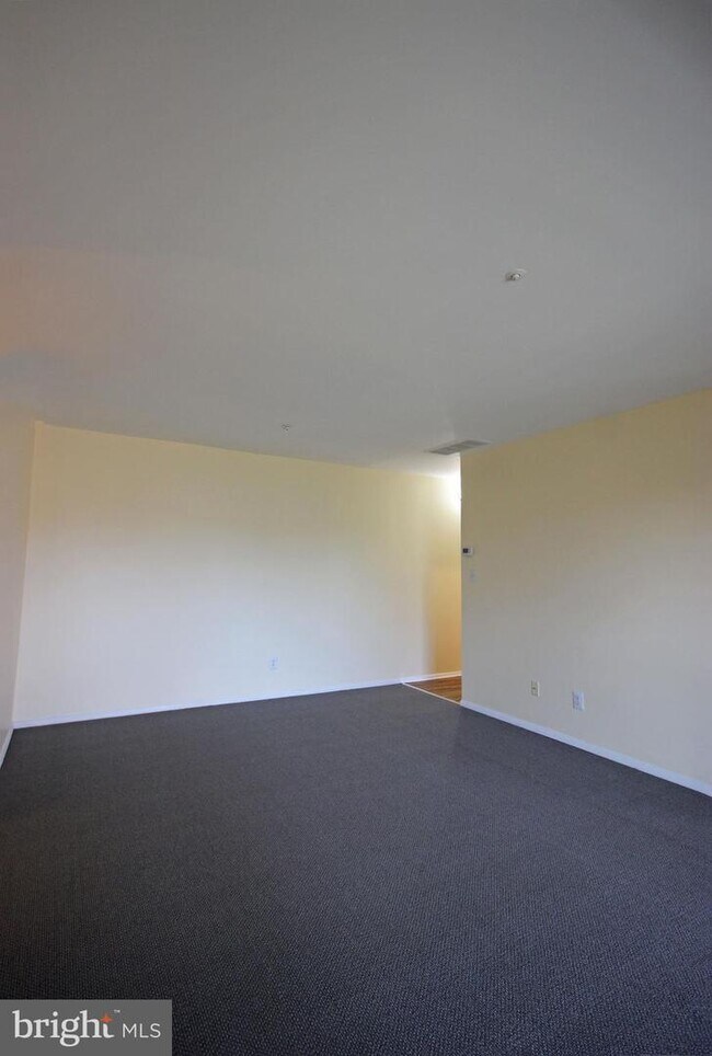 Building Photo - 7900 Coriander Dr