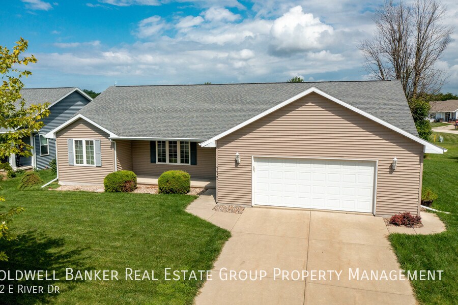772 E. River Drive, De Pere House Rental in De Pere, WI