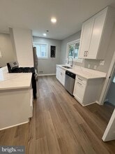 Building Photo - 409 Greenhill Ave