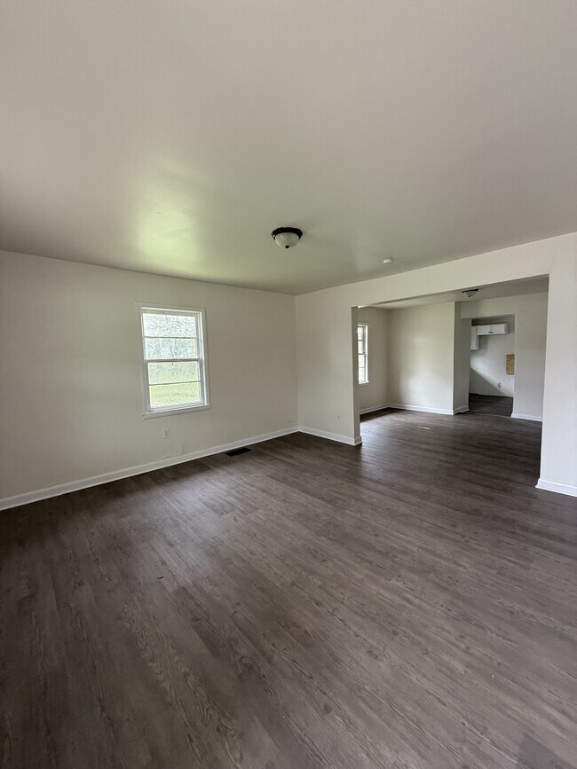 Foto del edificio - 6117 Patton Ave