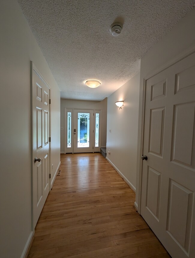 entry - 14 Weaver Rd