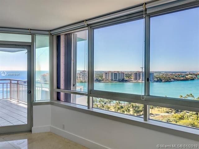 Foto del edificio - 400 South Pointe Dr