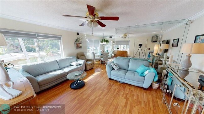 Foto del edificio - 2300 SE 2nd St