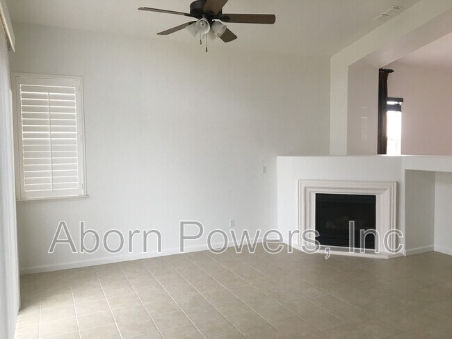 Building Photo - 296 Lone Spur Dr