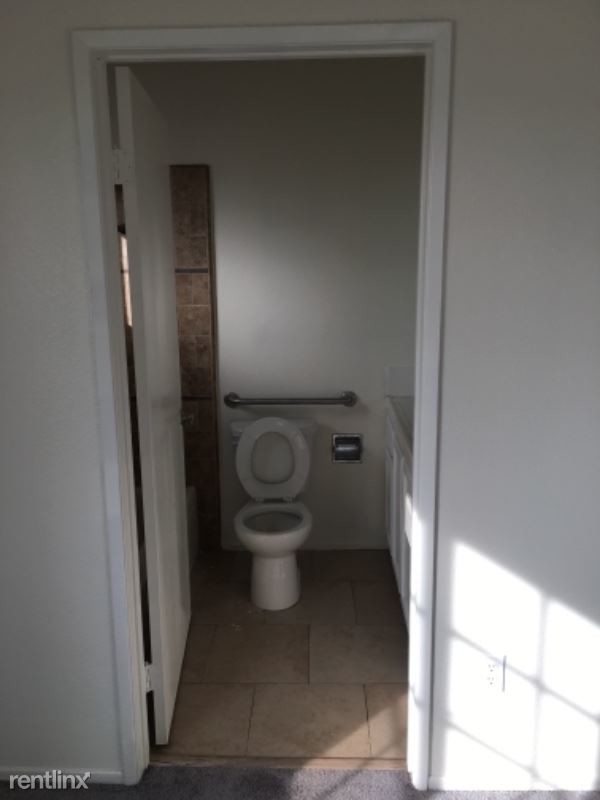 Building Photo - 2 br, 2 bath Apartment - 2611 Virginia Rd