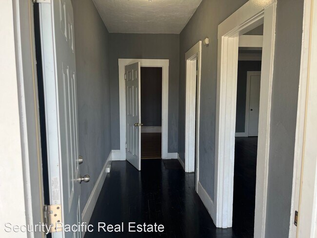 Building Photo - 2 br, 1 bath House - 442 5th St.