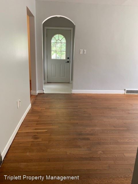 Building Photo - 4 br, 1 bath House - 611 11th Street