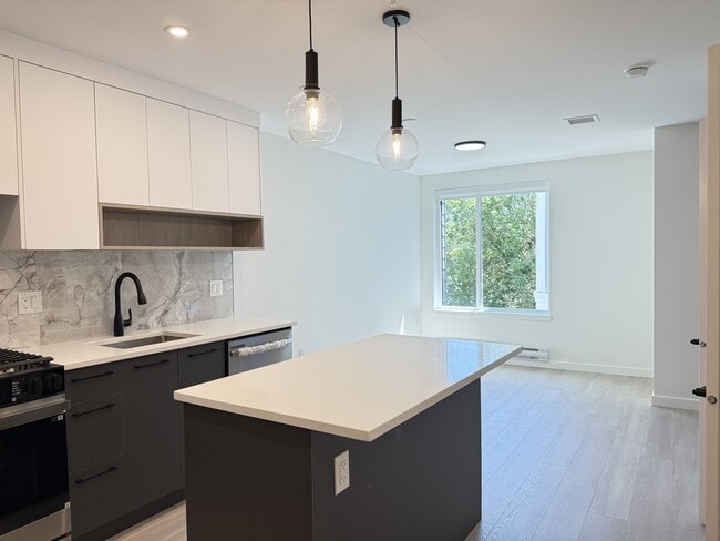 Building Photo - 6220 Gooseberry Dr