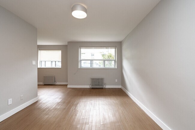 Photo du bâtiment - 12 Bater Ave