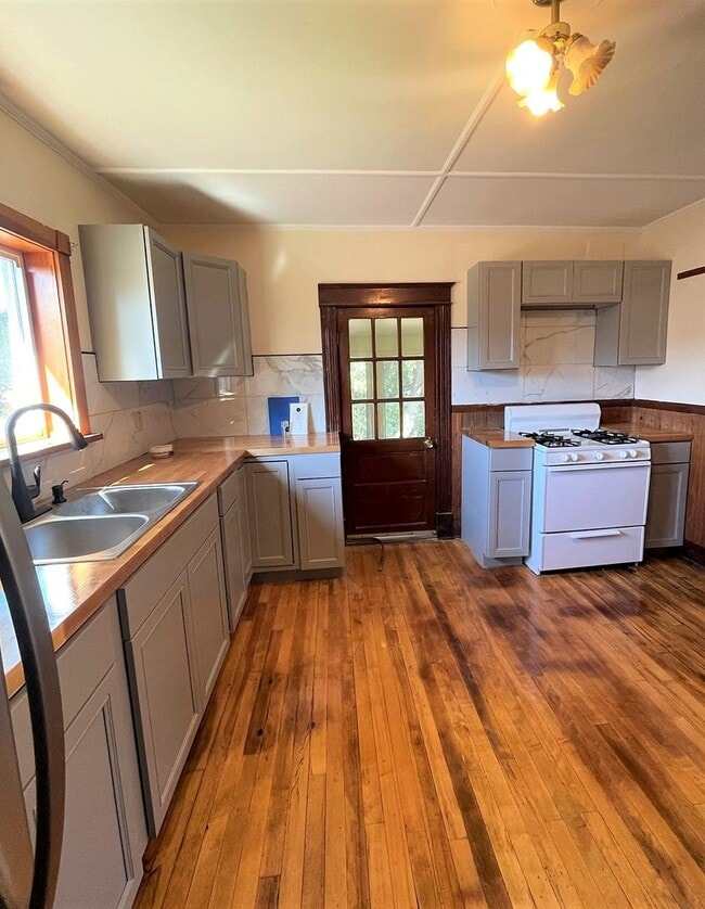 Photo - 17-19 Lafountain Apartment