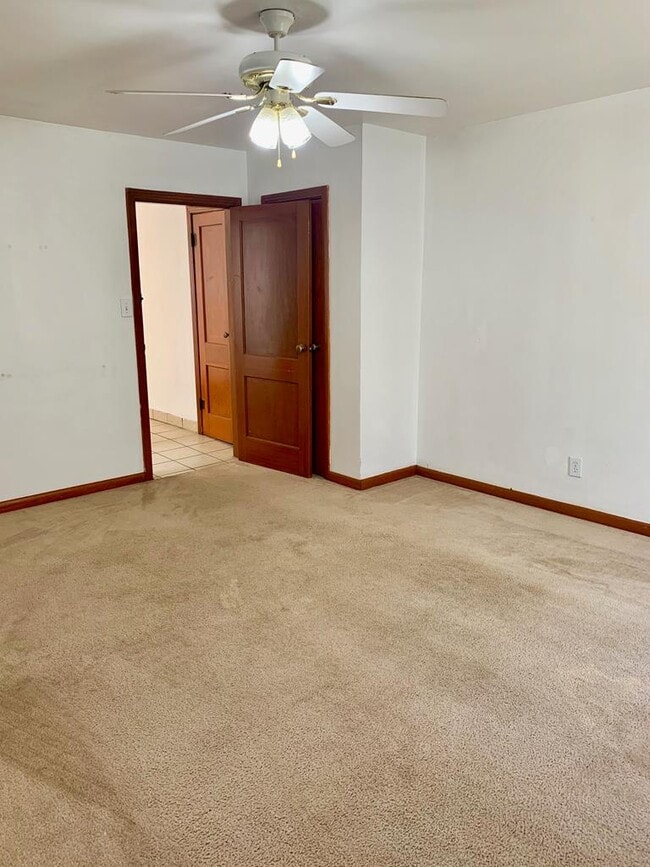 Building Photo - 303 NW 1st St