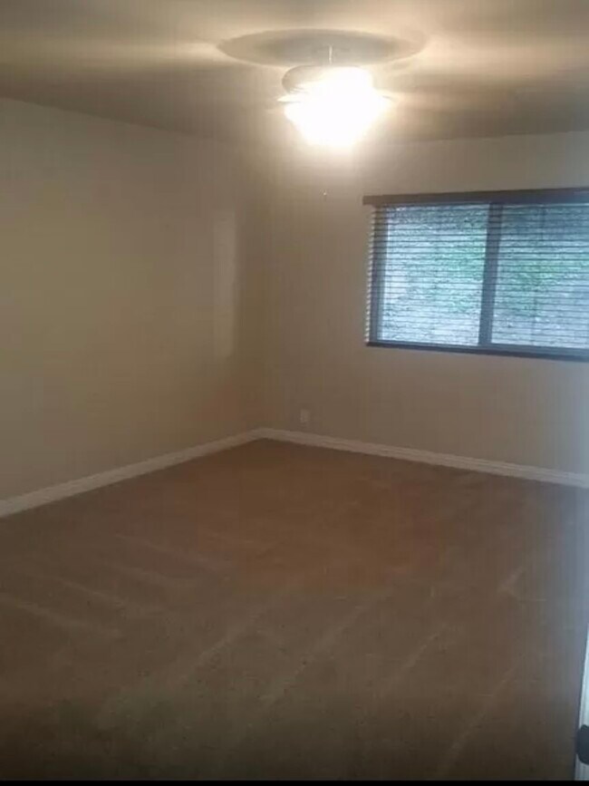 Dormitorio 1 - 1434 Marshall Rd