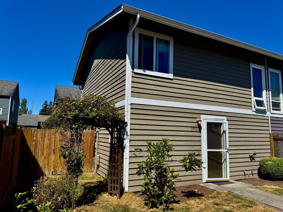 Downtown Poulsbo townhome, 3 bedrooms, fen... - Downtown Poulsbo townhome, 3 bedrooms, fen...