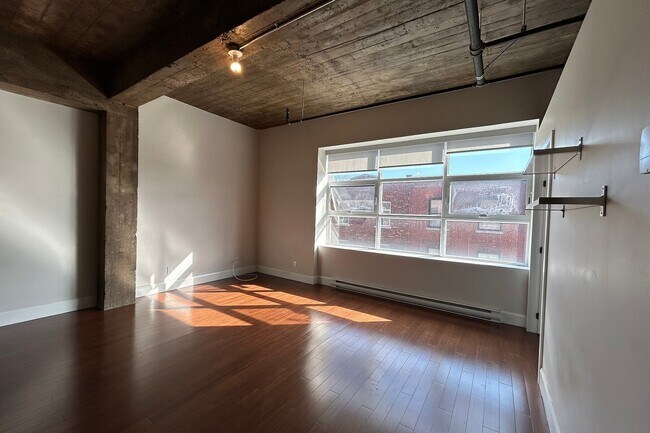 Photo du bâtiment - 900 Rue Saint-Philippe