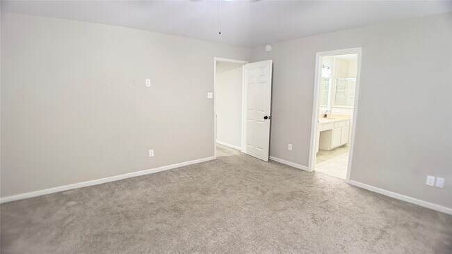 Foto del edificio - 17743 Seven Pines Dr
