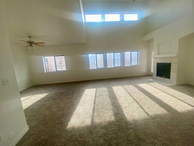 Foto del edificio - COMING SOON! Beautiful Home in a Great Neighborhood