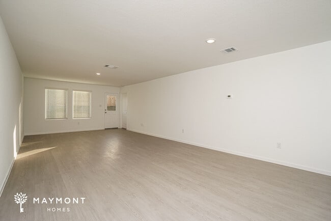 Building Photo - 542 Layne Overlook