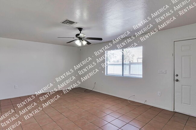 Building Photo - 1107 W Sonora St