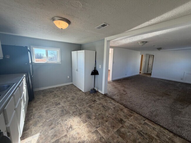 Foto del edificio - 2 Bed/1 bath House on 2 Acres!