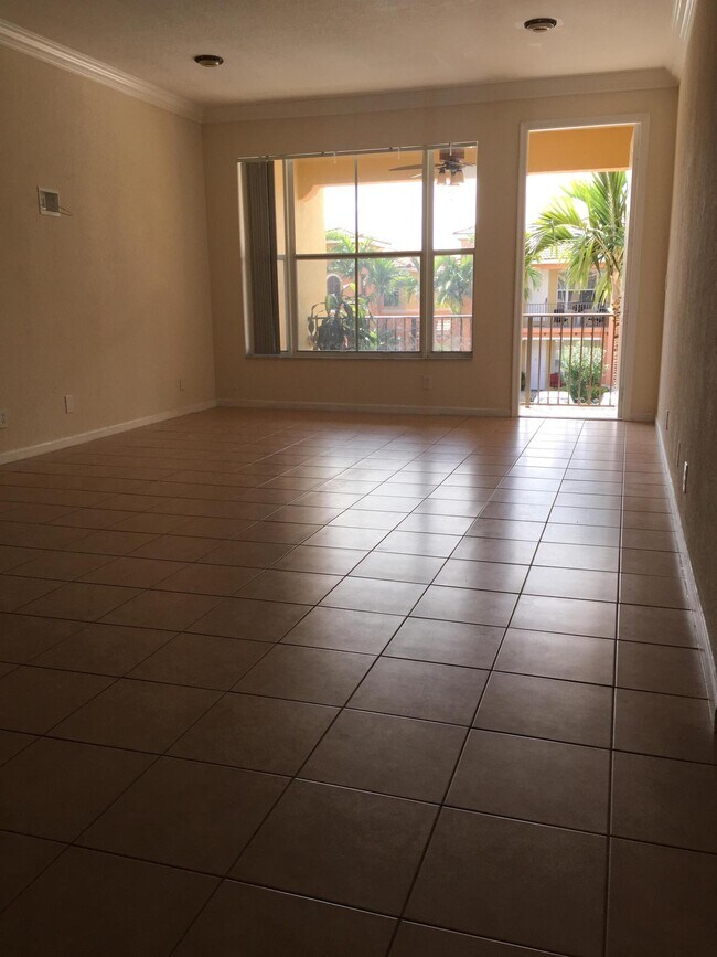 Foto del edificio - 3569 Forest Hill Blvd