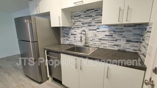 Foto del edificio - 10402 S White Rock Rd