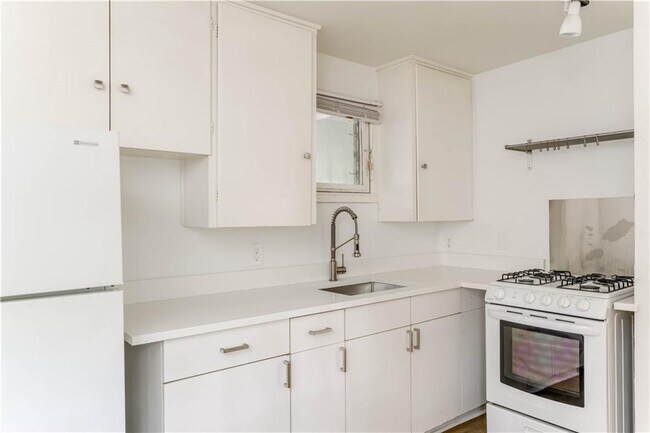 Foto del edificio - 1505 W 12th St