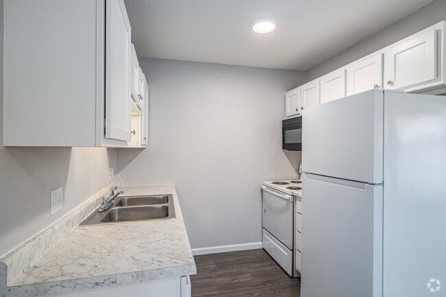 2BD, 1.5BA - 1330SF - Walnut Woods Apartments