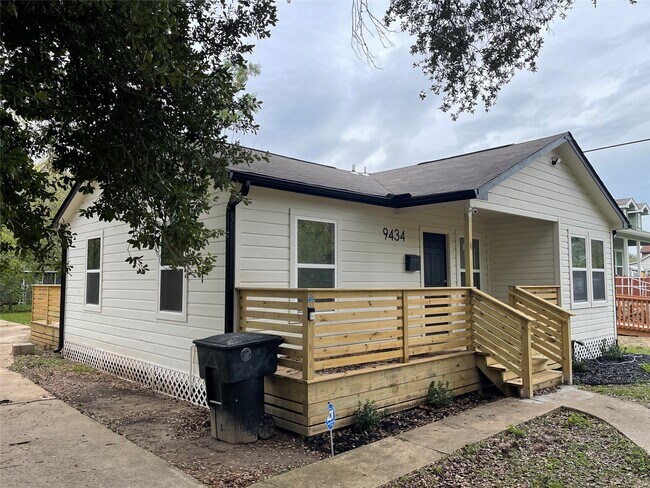 Building Photo - 9434 Rhode Island St