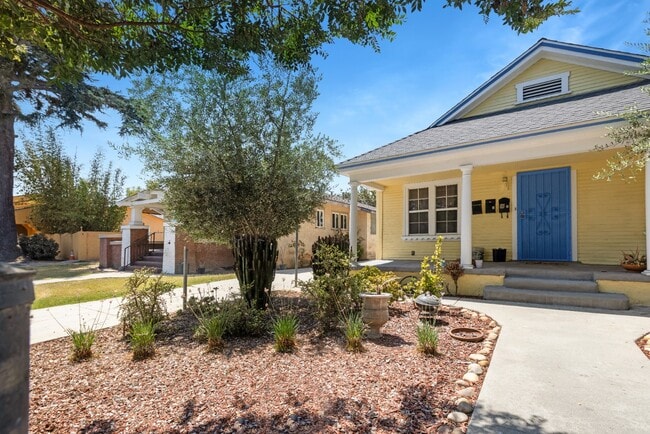 Updated 2BR Duplex in Angeles Mesa – Solar... - Updated 2BR Duplex in Angeles Mesa – Solar... Apartment